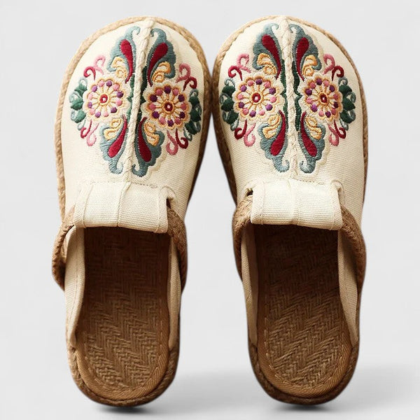 Clarize - Bestickte Flache Sandalen von Hanna Hamburg