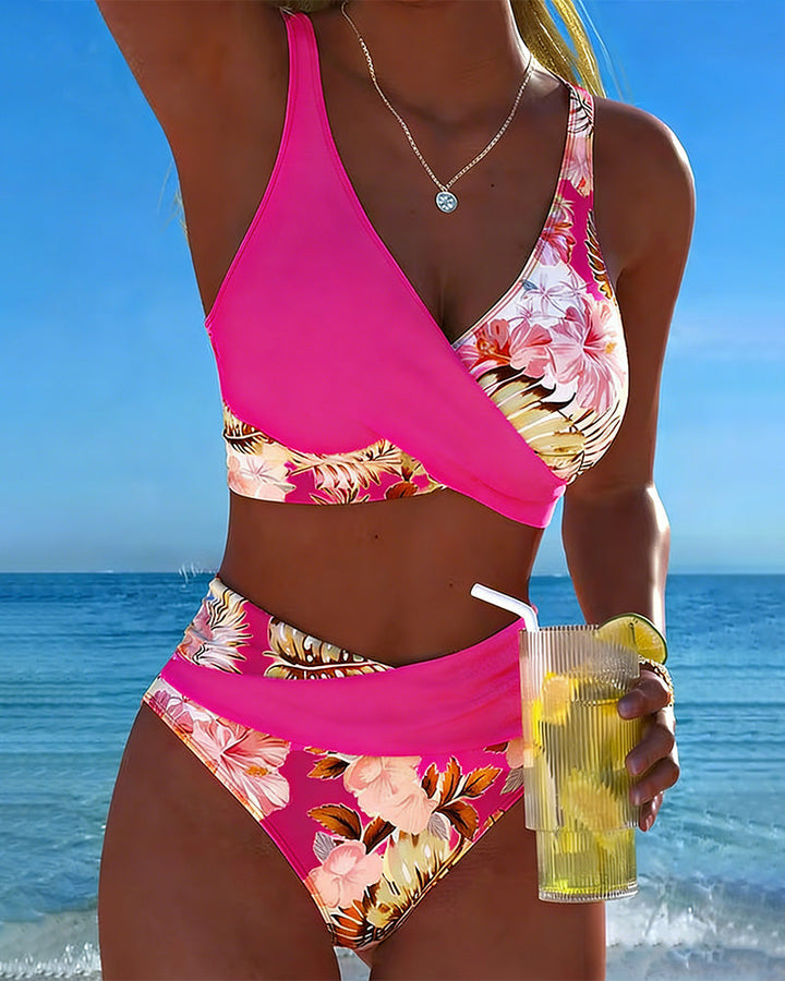 Bikini mit kontrastierendem Blumenmuster und Schlitz von Hanna Hamburg
