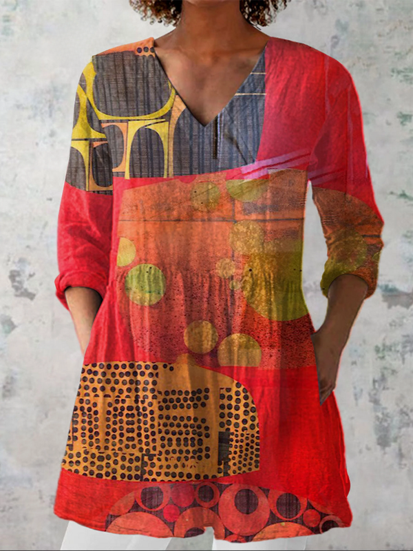 Ilse, lange Bluse mit V-Ausschnitt in Rot, abstraktes Kunstmuster in Rot und Orange, von Hanna Hamburg