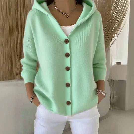 Marisse | Kapuzen-Strickjacke mit Knopfleiste von Hanna Hamburg, Strickjacke für Damen