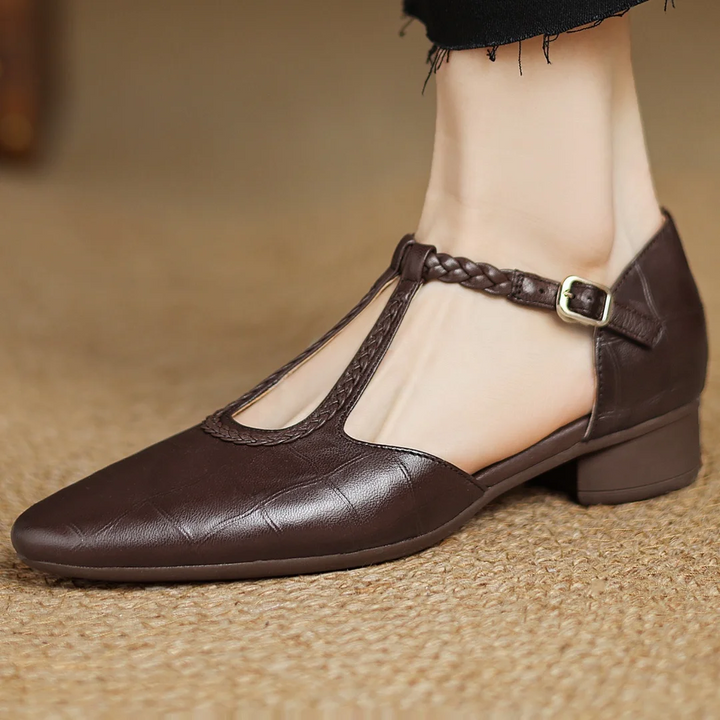 Greta | Klassische Leder-T-Steg-Schuhe mit geflochtenem Detail