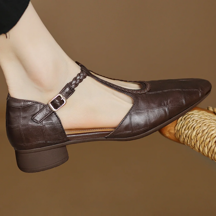 Greta | Klassische Leder-T-Steg-Schuhe mit geflochtenem Detail
