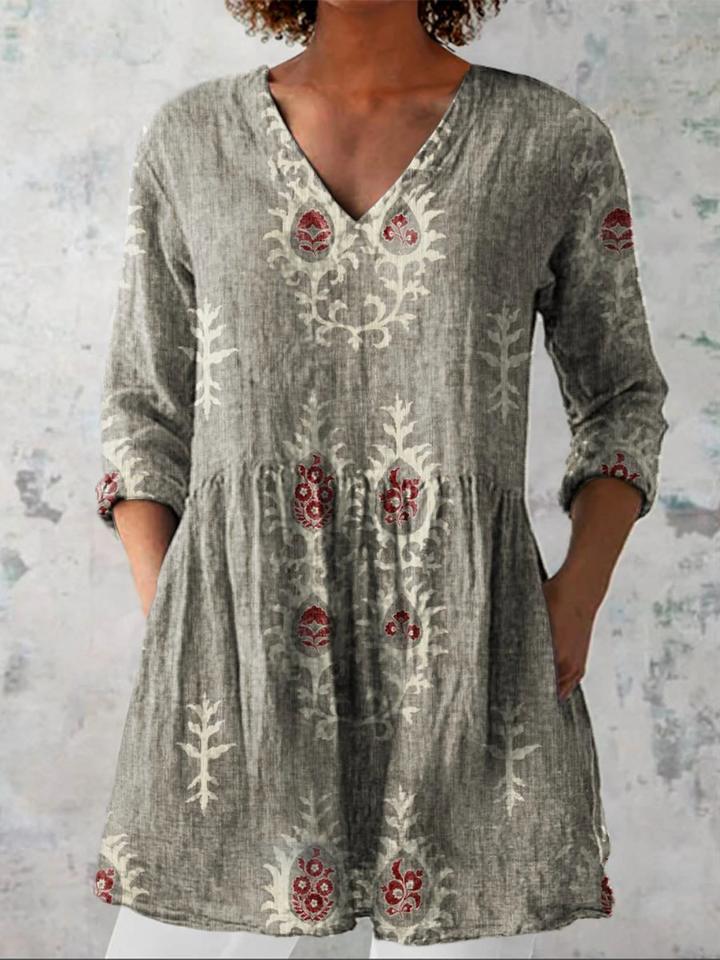 Barbara, lange Bluse mit V-Ausschnitt in Grau, feines Blütenmuster im Stickerei-Look, von Hanna Hamburg