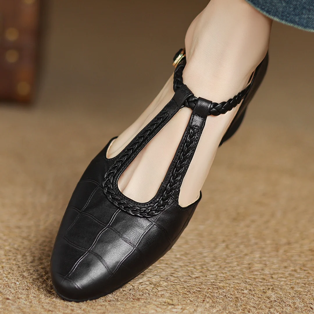 Greta | Klassische Leder-T-Steg-Schuhe mit geflochtenem Detail