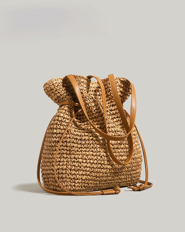 Wiltrud, Beuteltasche aus Strohgeflecht, von Hanna Hamburg