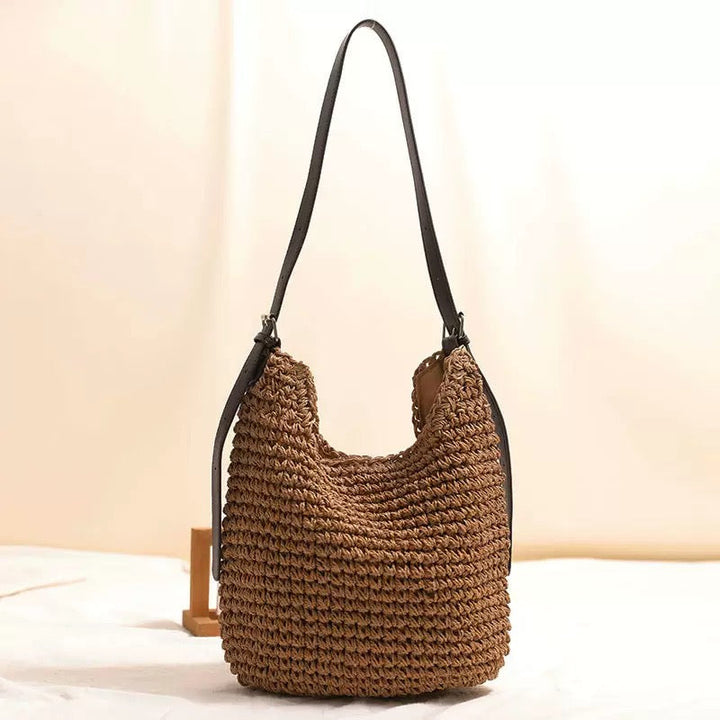Christiane, weiche geflochtene Schultertasche in Braun, von Hanna Hamburg