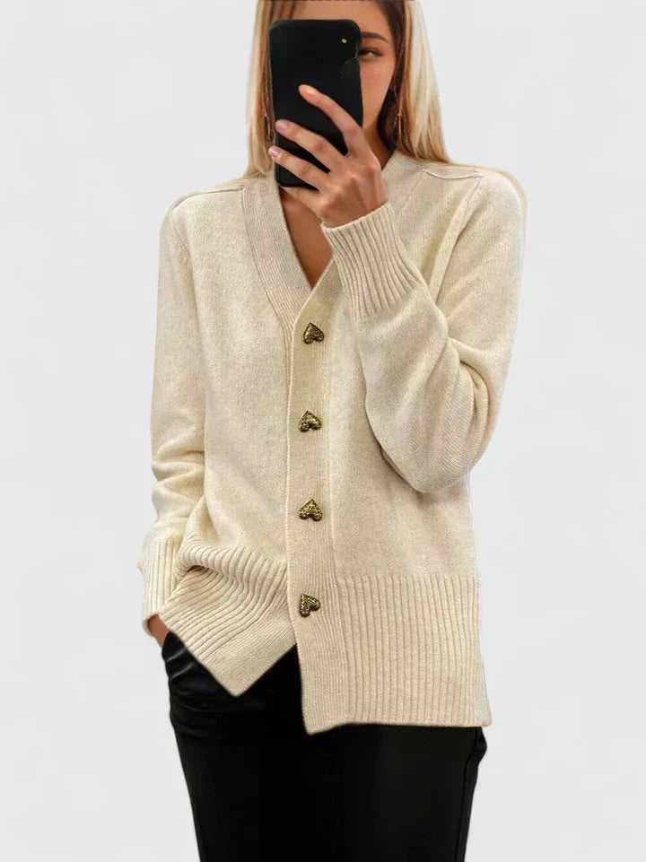 Eleonor | Strickjacke mit Herzknöpfen von Hanna Hamburg, Strickjacke für Damen