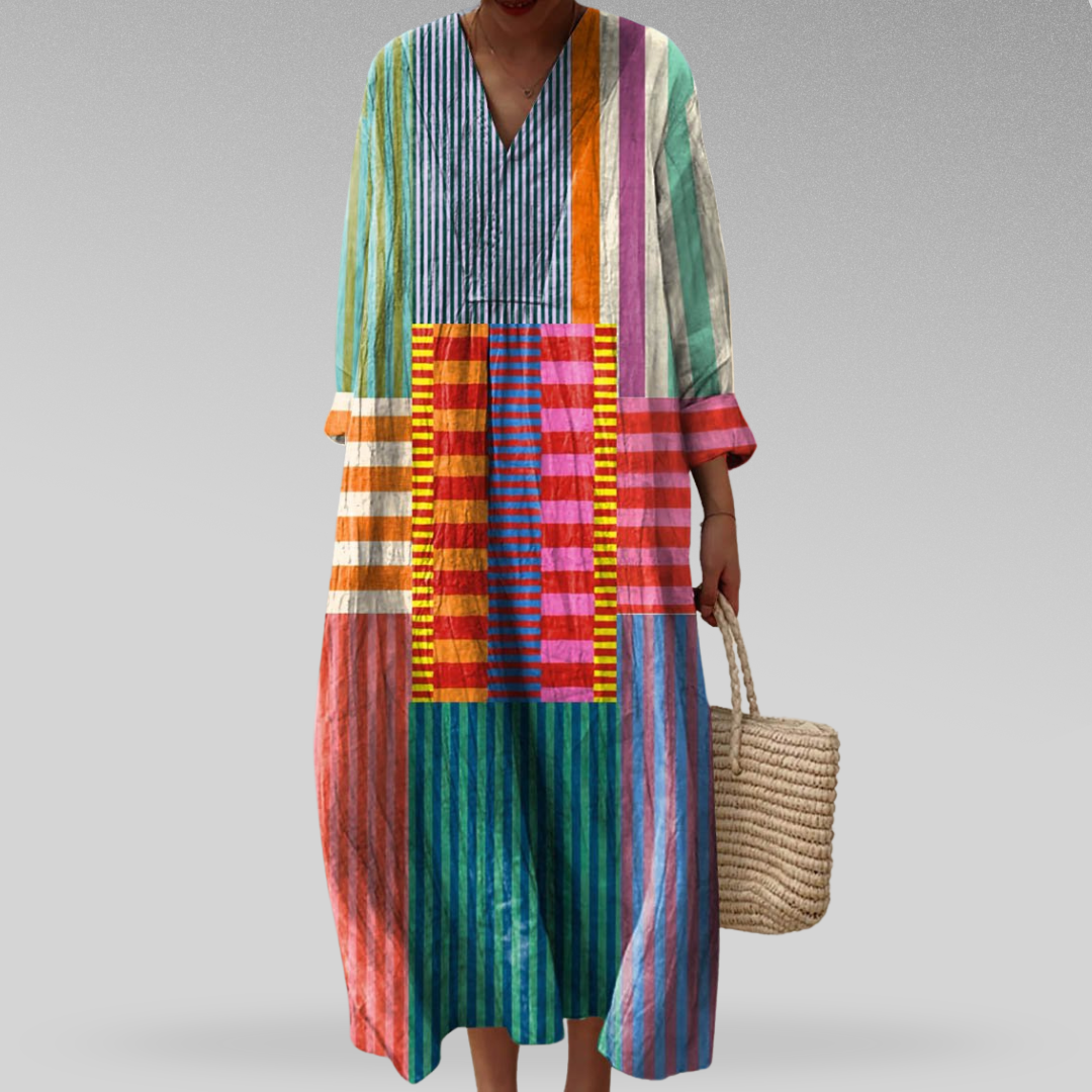 Roswita, weites geometrisches Sommerkleid in bunten Farben, Streifen-Patchwork in kräftigen Farben, von Hanna Hamburg