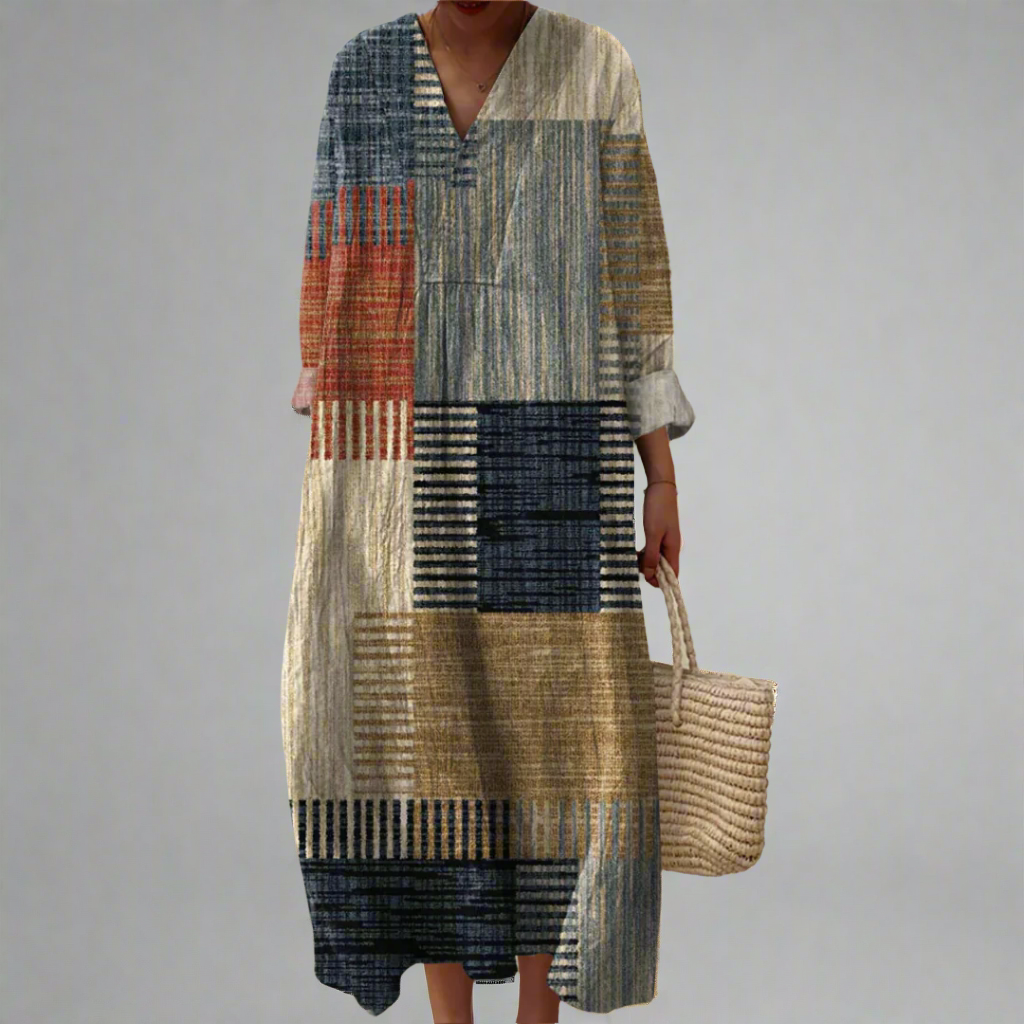 Klara, weites geometrisches Sommerkleid in Beige, geometrisches Patchwork in Beige, Blau und Orange, von Hanna Hamburg