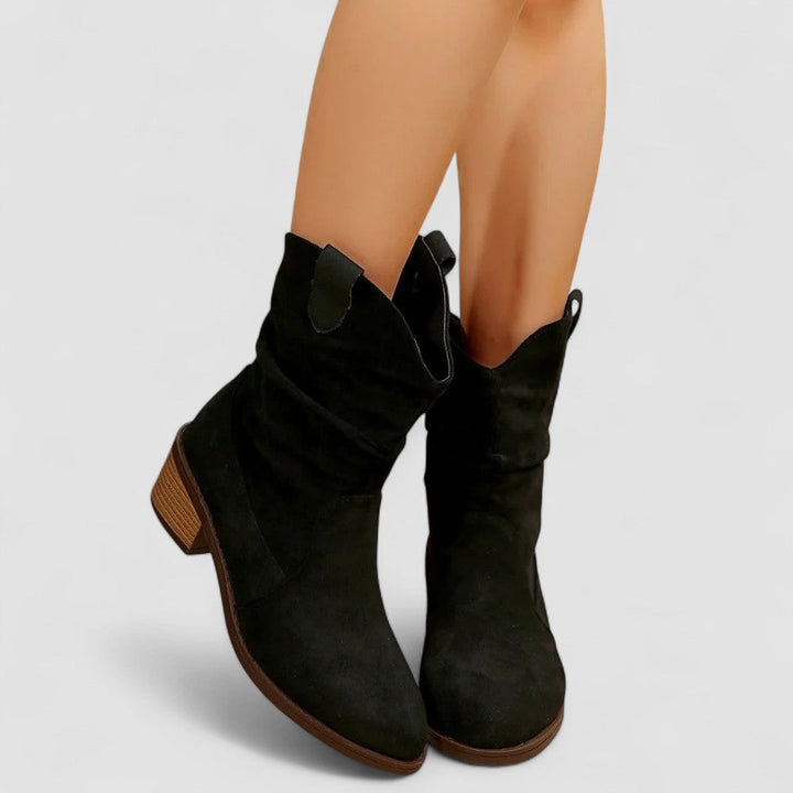 Waltrud | Western-Stiefelette in Wildlederoptik