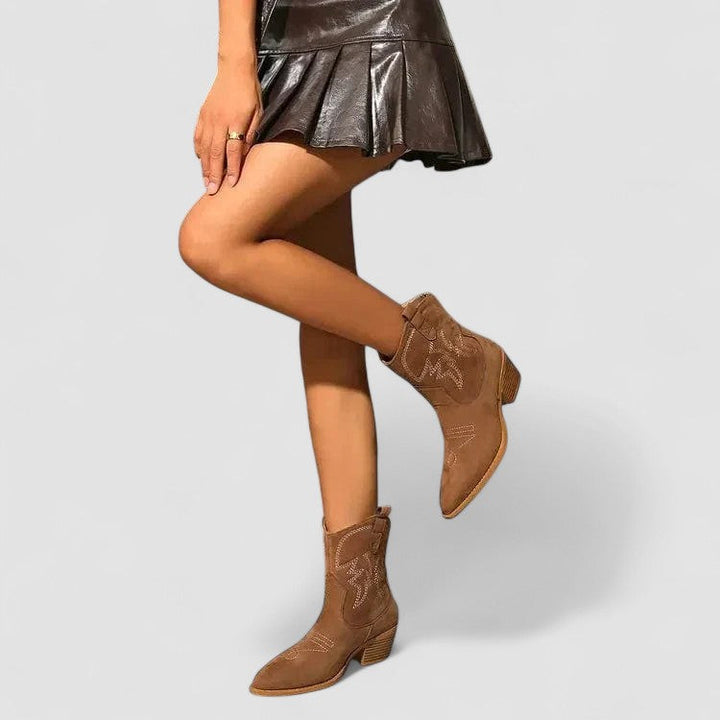 Ilsa | Bestickte Western-Stiefelette in Braun