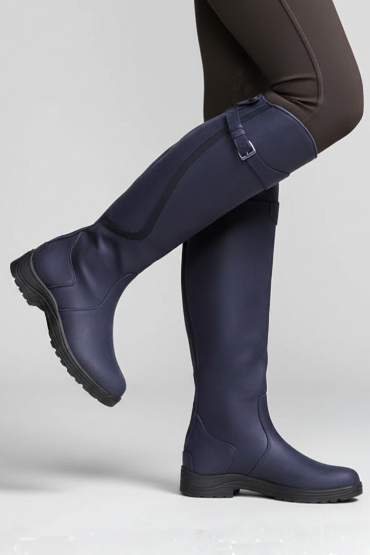 Imke | Kniehoher Stiefel mit Riemen am Schaft
