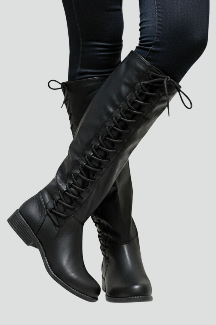 Hilma | Kniehoher Stiefel mit Schnürung hinten