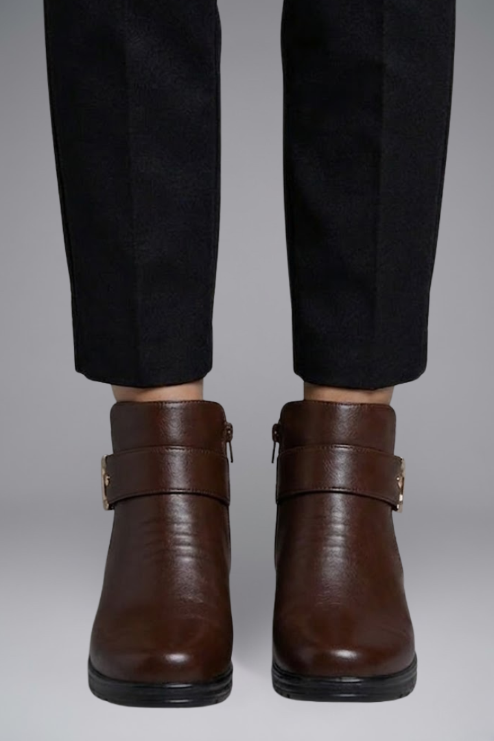 Bernhilde | Stiefelette mit Lammfellkragen