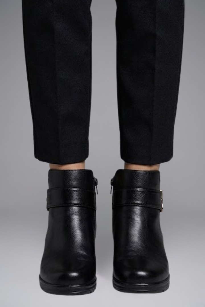 Bernhilde | Stiefelette mit Lammfellkragen