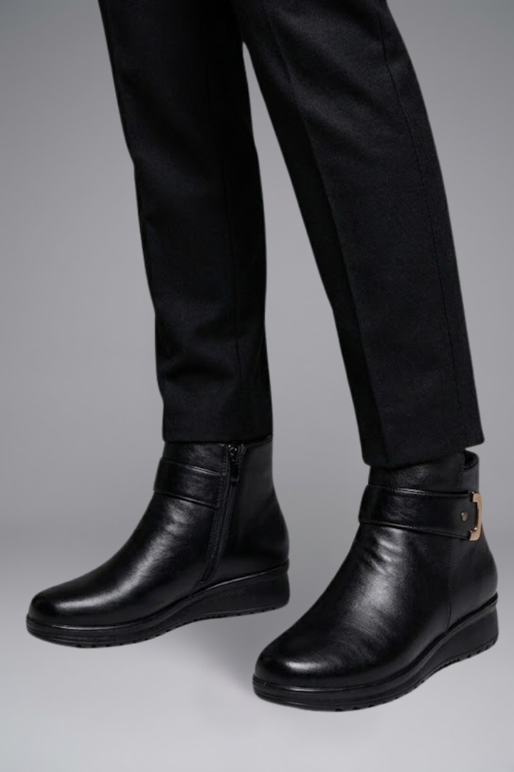 Bernhilde | Stiefelette mit Lammfellkragen