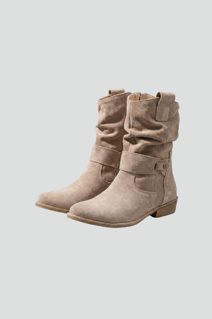 Cäcilie | Wadenhoher Slouch-Stiefel mit Riemen