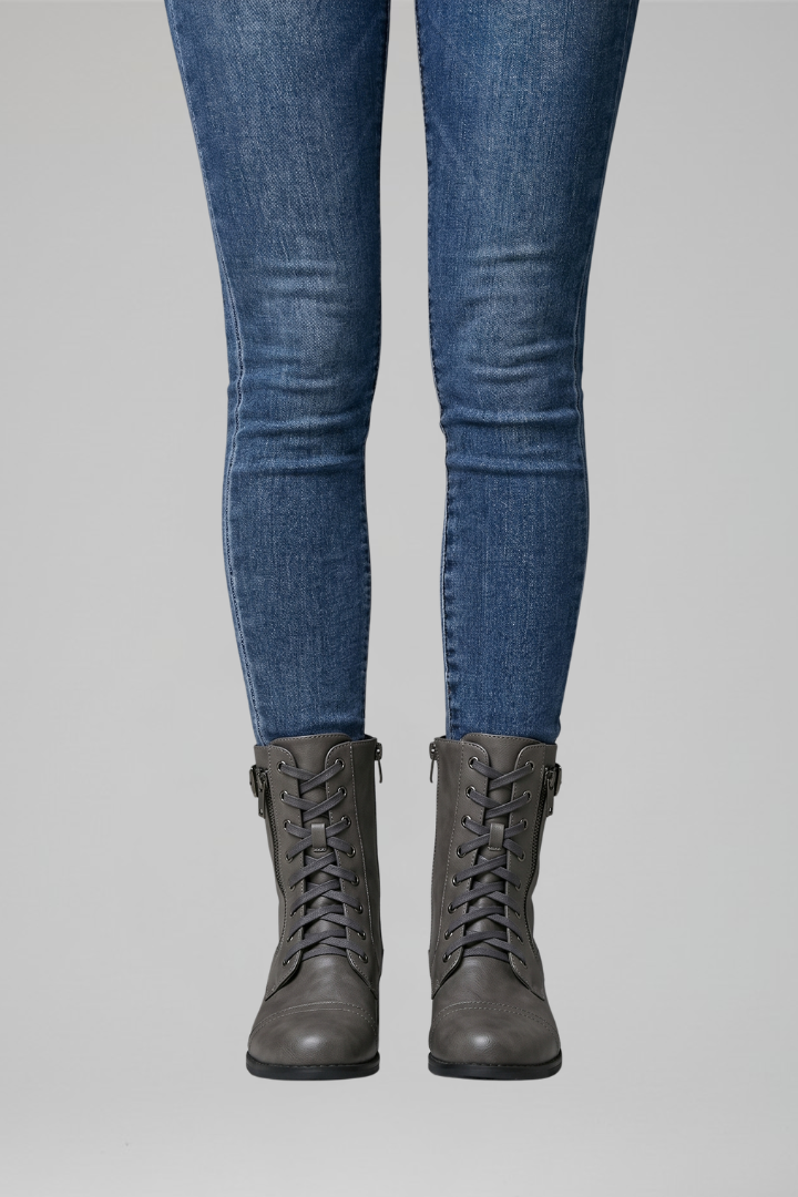 Brunhilde | Schnürstiefelette im Worker-Stil