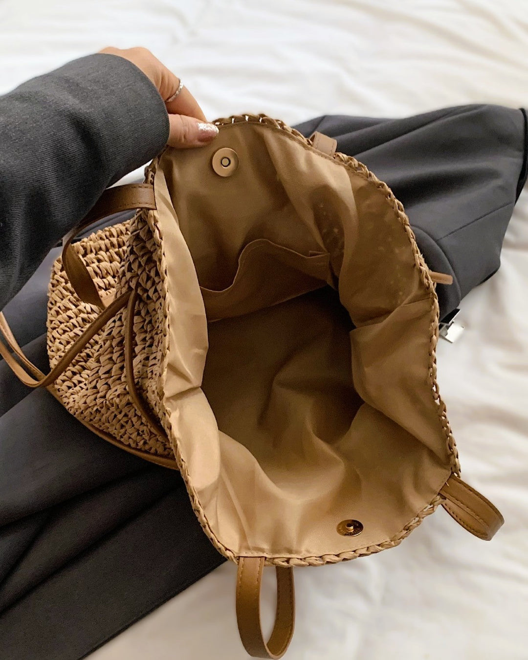 Wiltrud, Beuteltasche aus Strohgeflecht, von Hanna Hamburg