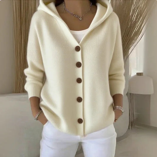 Marisse | Kapuzen-Strickjacke mit Knopfleiste von Hanna Hamburg, Strickjacke für Damen