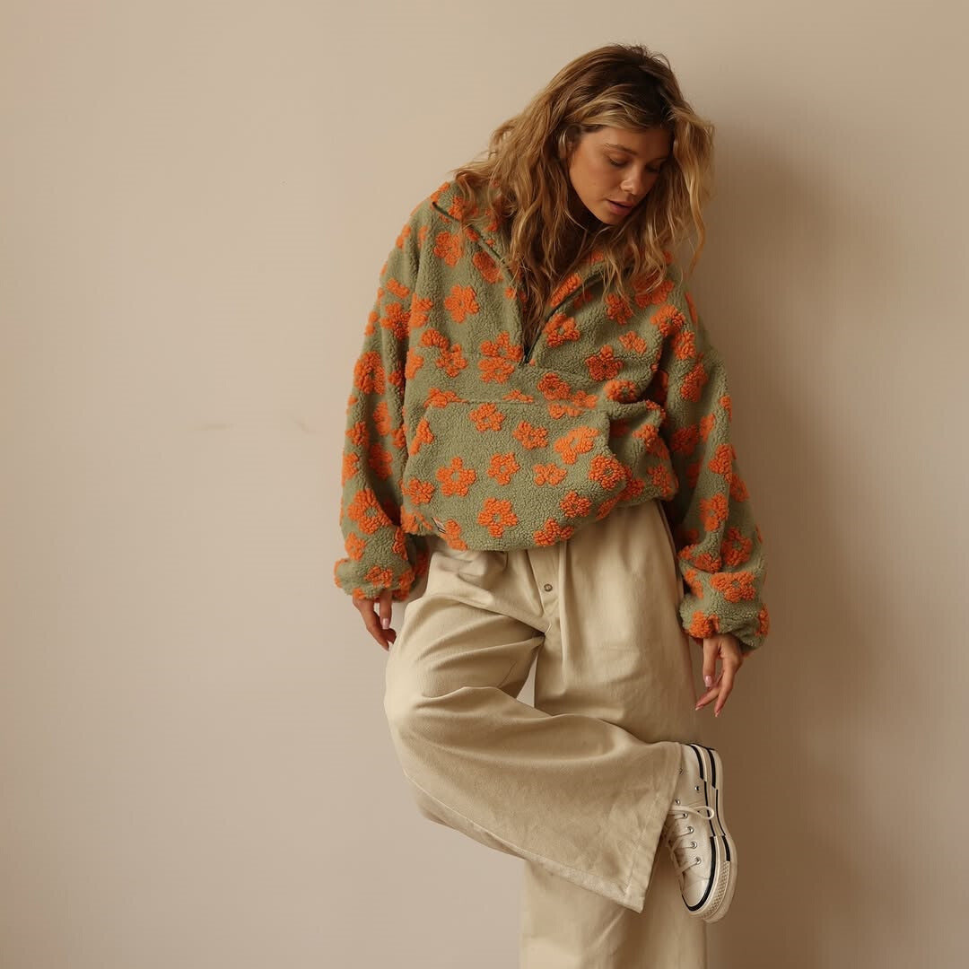 Valerie | Teddyfleece-Pullover mit Blumenmuster von Hanna Hamburg, Pullover für Damen