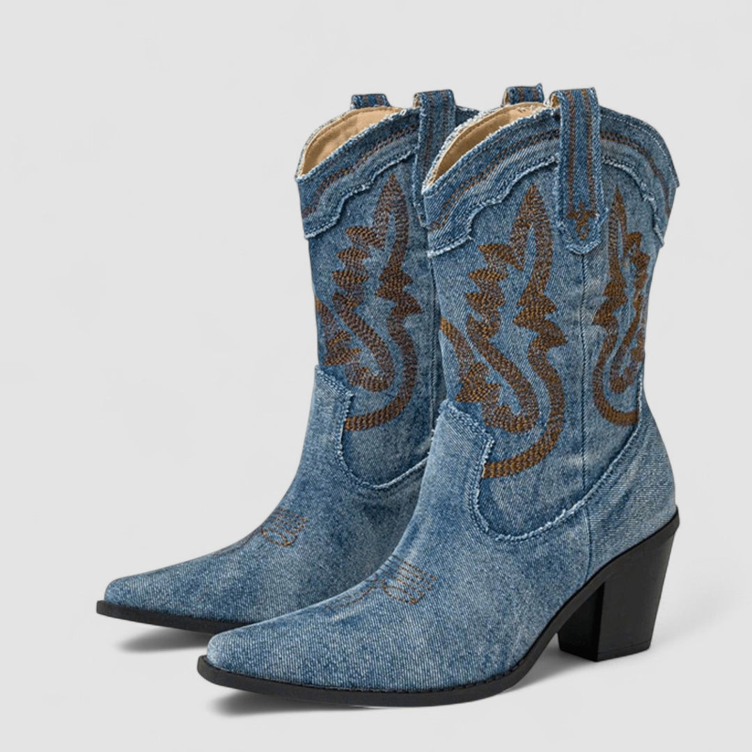 Apollonia | Bestickte Western-Stiefelette in Hellblau