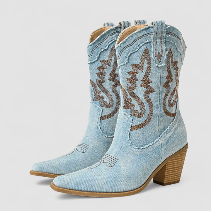 Apollonia | Bestickte Western-Stiefelette in Hellblau